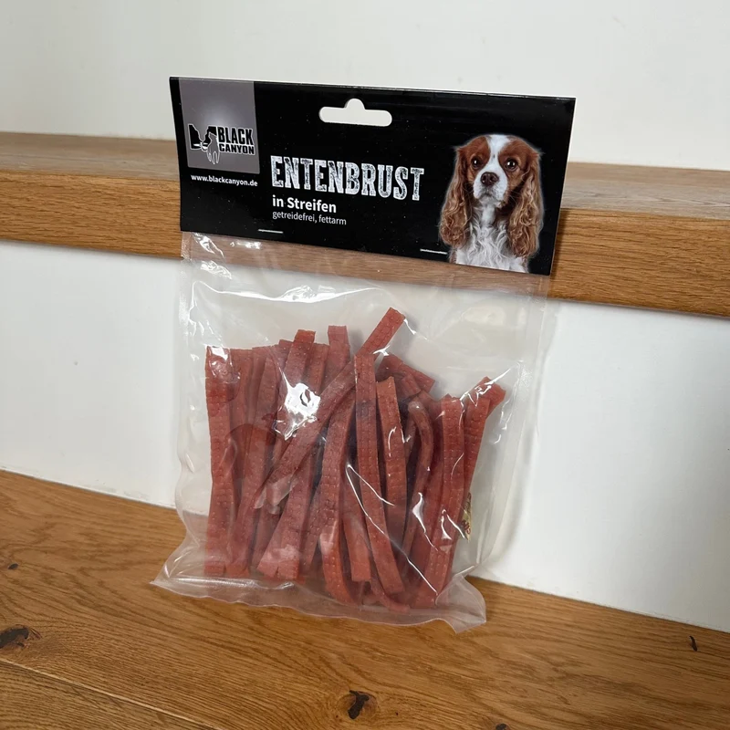 Black Canyon Entenbrust in Streifen – Premium Kausnack für Hunde, 100% getreidefrei, fettarm & proteinreich, schonend luftgetrocknet, ideal für sensible Hunde & Allergiker