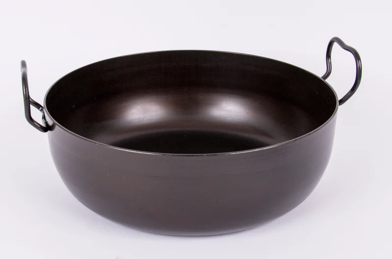 Eisenpfanne für Dampfnudeln mit 2 Griffen Ø 30cm