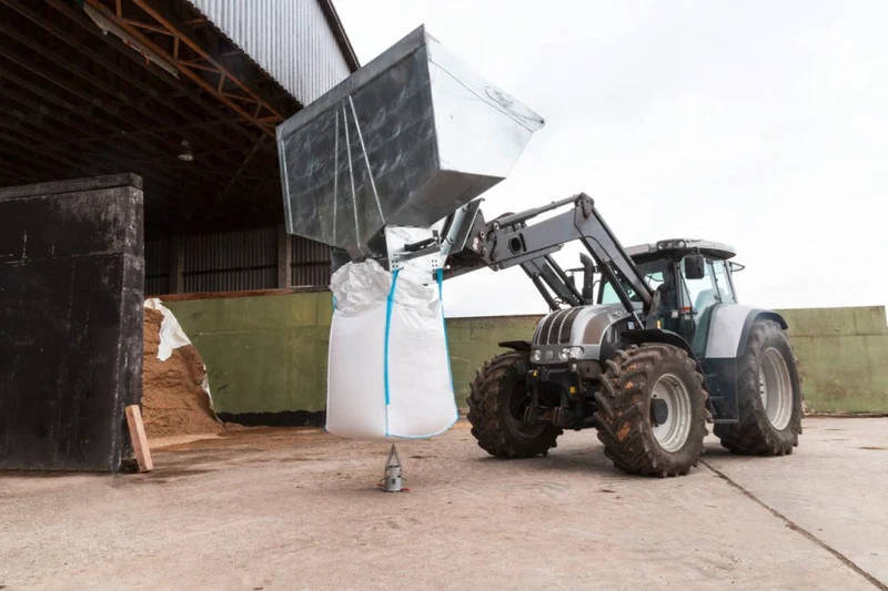 Sistema di scarico Bigbag per svuotare il sacco