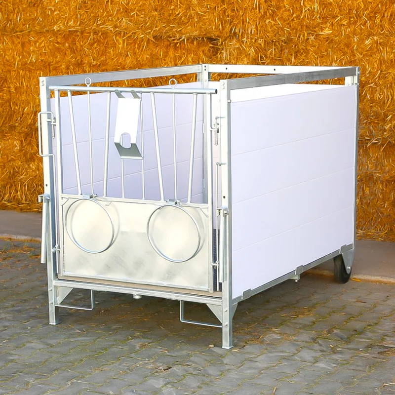 Box per vitelli con griglia antiscivolo e pannelli PVC