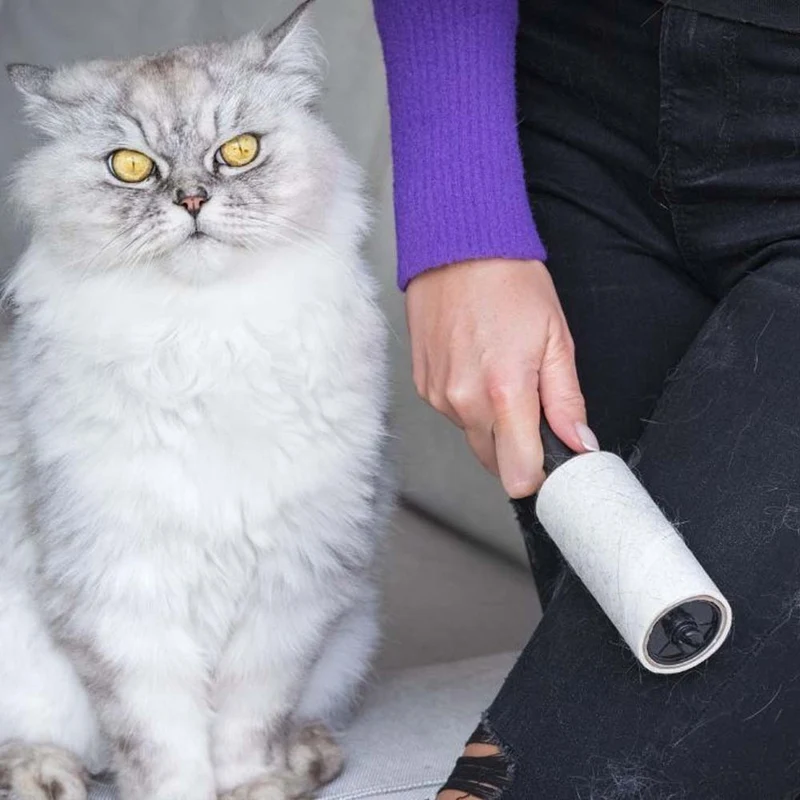 Rullo adesivo per raccogliere peli di cane e gatto