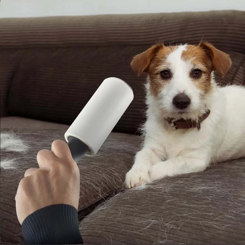 Rullo adesivo per raccogliere peli di cane e gatto