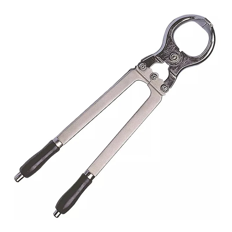 Pinza per la castrazione dei tori