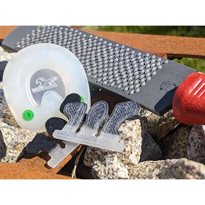 DICK Raspa per zoccoli con impugnatura in plastica